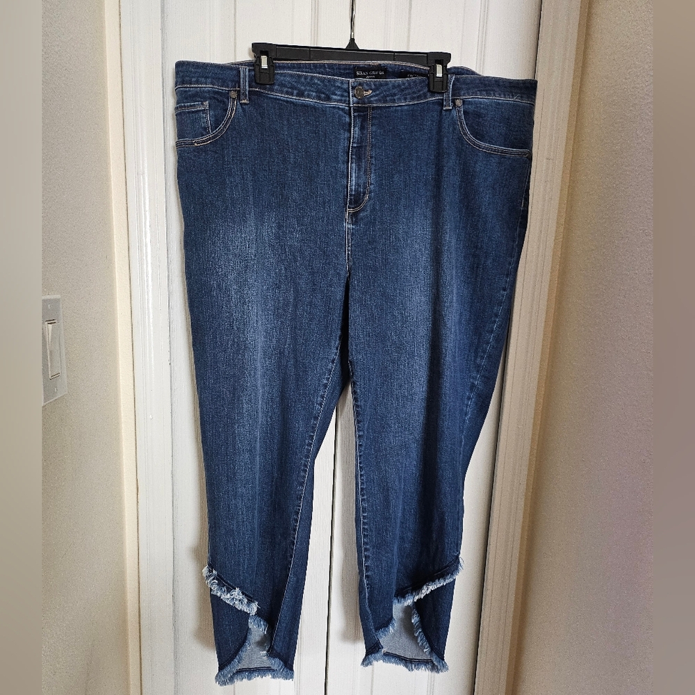 Susan Graver Women's Cropped Destressed Casual Jeans Size 24W.